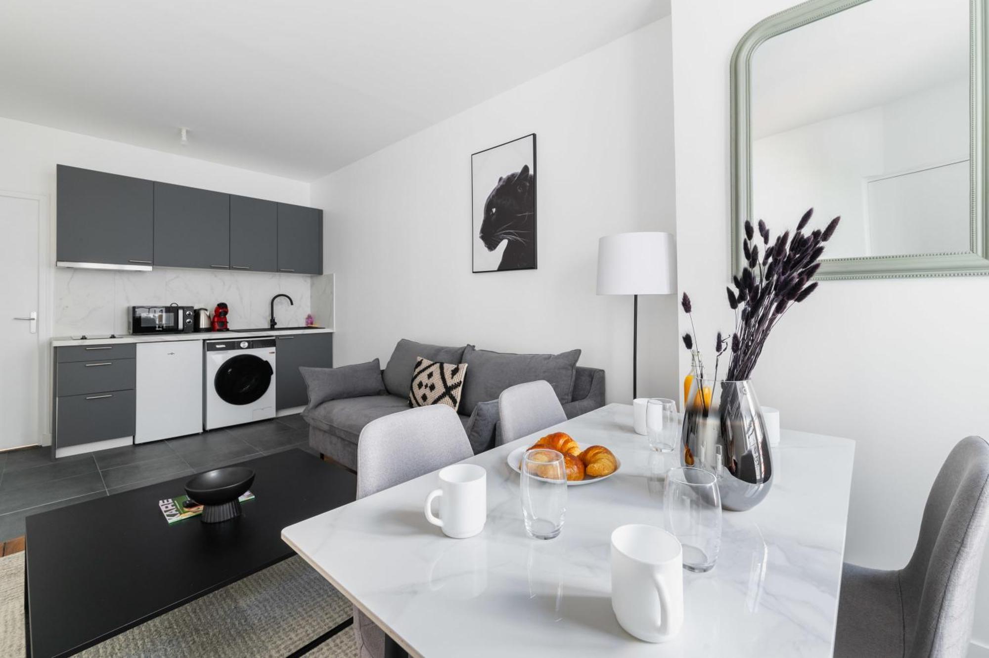 2 Pieces Refait Neuf Metro Jaures - Paris 19 - 4P - Flat-Guest Apartment Exterior photo